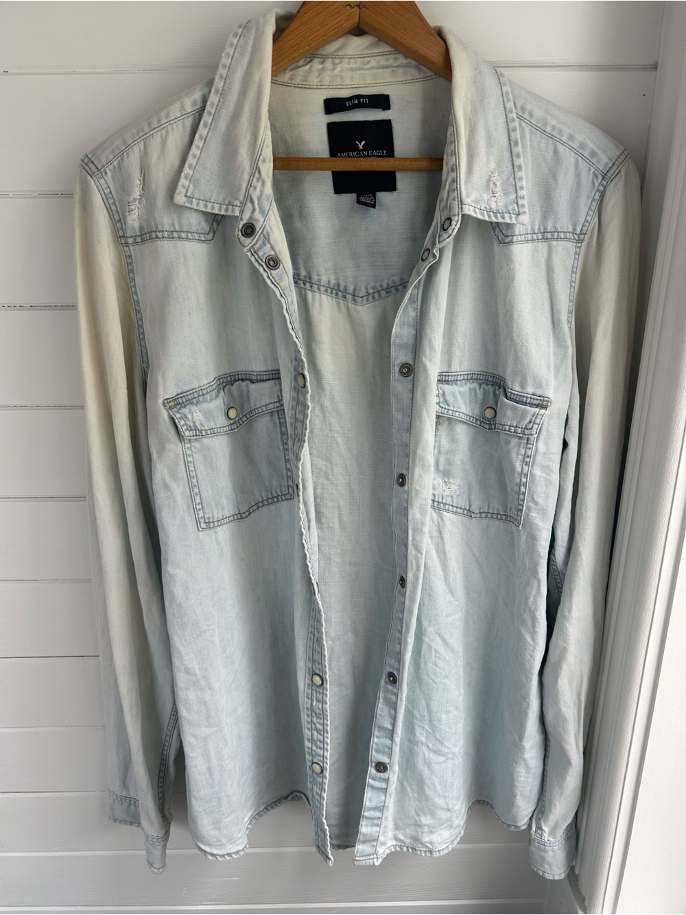 American Eagle Light Wash Denim Chambray Snap Button Shirt Large Distressed